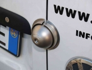 1,0 PZ Di LUCCHETTO ANTIFURTO UFO PER PORTELLI FURGONE