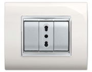 1 PZ Di *PLACCA PRESTIGE PLASTICA BIANCA 7P