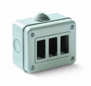 1,0 PZ Di CASSETTA DA PARETE X INT. TONDO 3P IP40