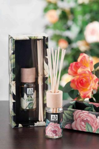 72,0 PZ Di PROFUMATORE CON BASTONCINI 30 ML FRAGR. ASSORT.