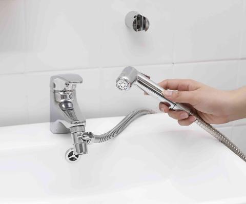 1,0 PZ Di SET DOCCETTA C/DEVIATORE E TUBO C/ADATTAT RUBINET