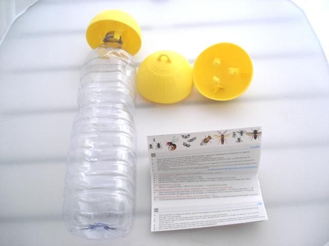 3 TAPPI TRAPPOLA ECOLOGICA INSETTI E MOSCHE PER DIFESA DELLE COLTURE biotrappola