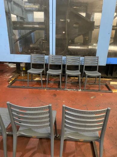 Sedia Zara in polipropilene per bar, ristoranti e dehors