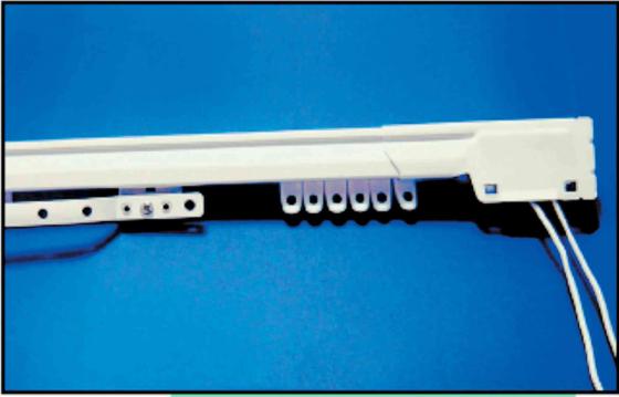 1,0 PZ Di SCORRITENDA ESTENSIBILE EASY 2 122-213 CM BIANCO